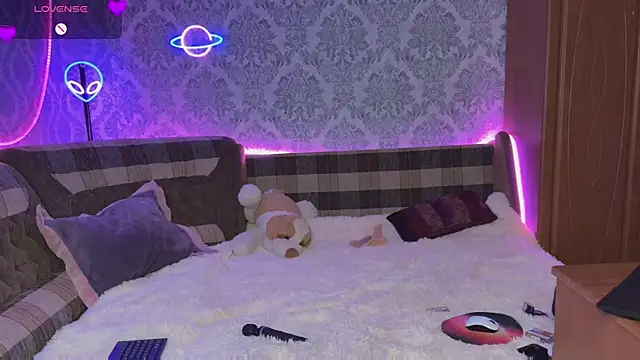 Velvettouch  online show from 03-16-25, 03:04