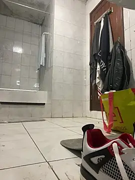 Snapshot of rogerdik76 chatting on 02-27-26, 06:24 rogerdik76 online show from 02-27-26, 06:24