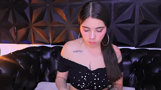 DaphneGlas online show from 03-10-25, 08:12