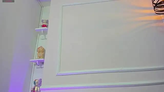 DaphneGlas online show from 03-21-25, 11:23