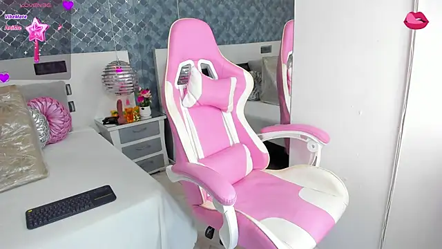  AshleyPayton  online show from 03-10-25, 08:56