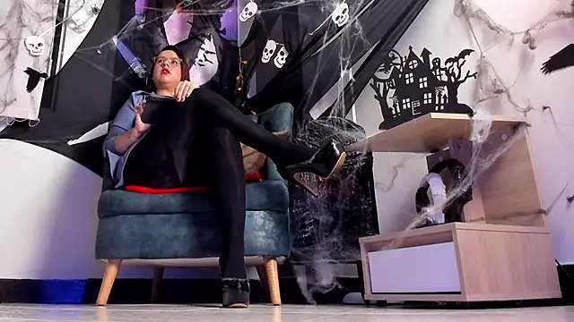 Snapshot of martina_soto chatting on 10-25-25, 03:25 martina soto online show from 10-25-25, 03:25