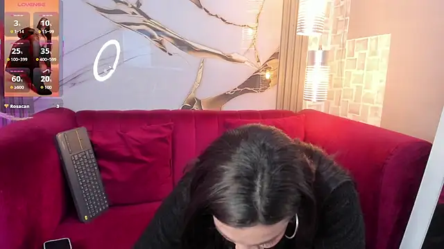 Bella williamss  online show from 11-06-25, 07:48