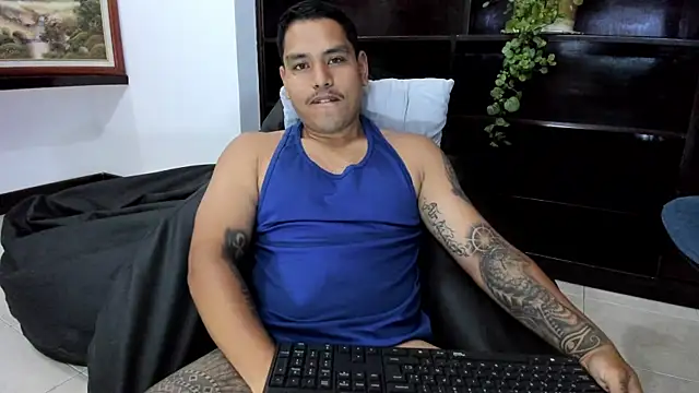 Snapshot of maxflurry_ chatting on 03-21-25, 10:28 maxflurry  online show from 03-21-25, 10:28