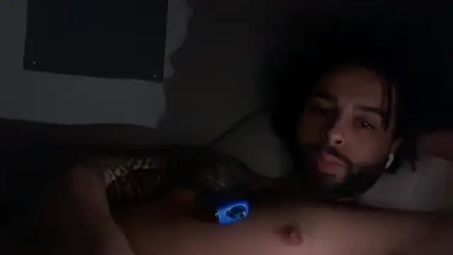 Snapshot of bones4000 chatting on 02-17-26, 03:14 bones4000 online show from 02-17-26, 03:14