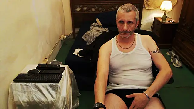 maxdaddy690 online show from 10-05-25, 08:51