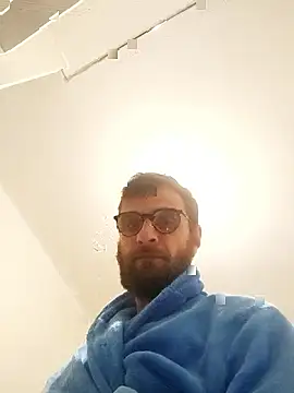 Snapshot of sebik122 chatting on 10-31-25, 08:43 sebik122 online show from 10-31-25, 08:43