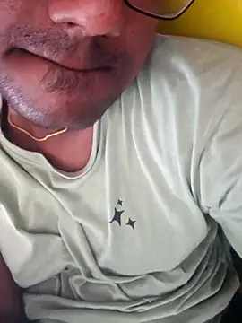 Snapshot of wildfun_ chatting on 10-25-25, 08:33 wildfun online show from 10-25-25, 08:33