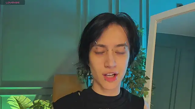 Snapshot of lisbatsyy chatting on 03-15-25, 04:43 lisbatsyy online show from 03-15-25, 04:43