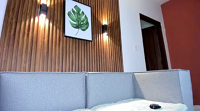 Snapshot of emily_kim chatting on 03-05-25, 03:40 emily kim online show from 03-05-25, 03:40