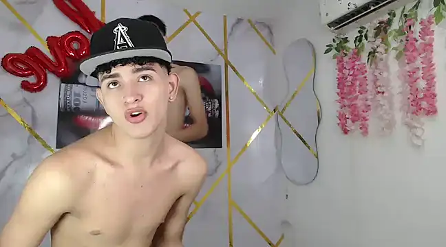 Snapshot of KING_OFF_BOYS chatting on 03-20-25, 05:46 KING OFF BOYS online show from 03-20-25, 05:46