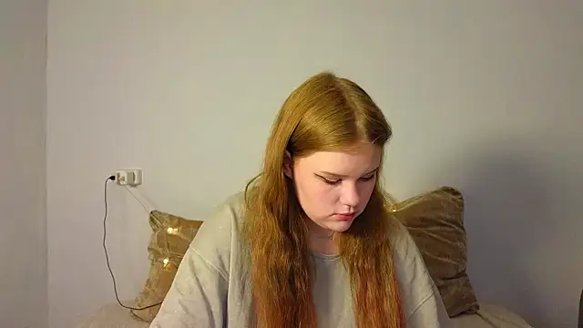 LaseyMoon online show from 02-06-26, 07:56