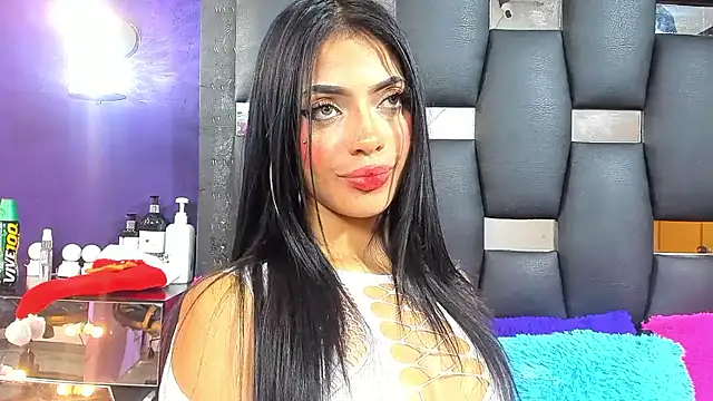 EMYCLARK01 online show from 11-26-25, 04:24