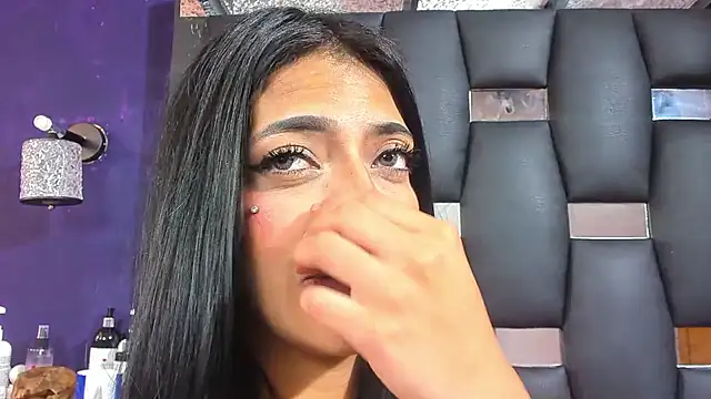 EMYCLARK01 online show from 12-04-25, 03:32