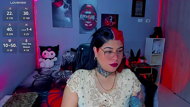 Snapshot of Veronika_metal chatting on 10-01-25, 11:16 Veronika metal online show from 10-01-25, 11:16