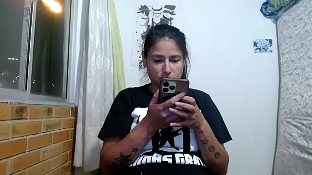 Escarcha-blue online show from 12-02-25, 04:18