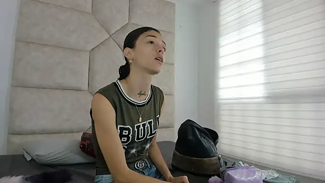 Vaiolett Smith online show from 09-27-25, 01:27