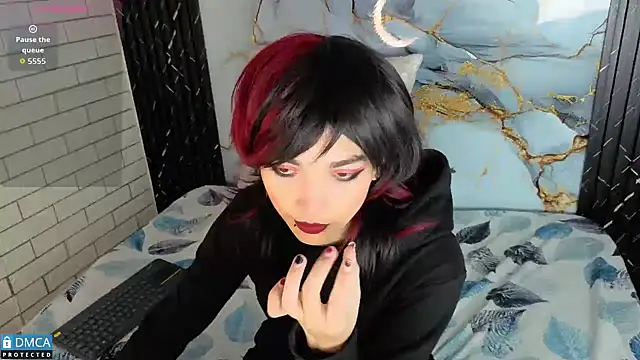 MaeveKuro online show from 10-31-25, 03:07