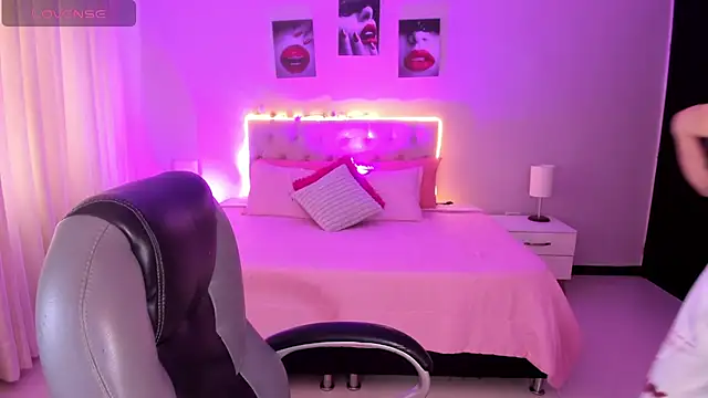 Emily Warren  online show from 01-07-26, 07:38