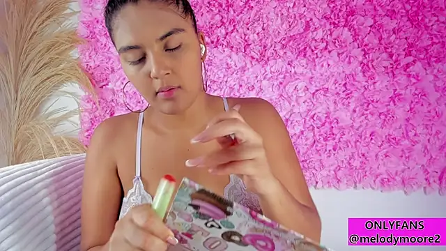 Melodymoore  online show from 11-24-25, 02:33