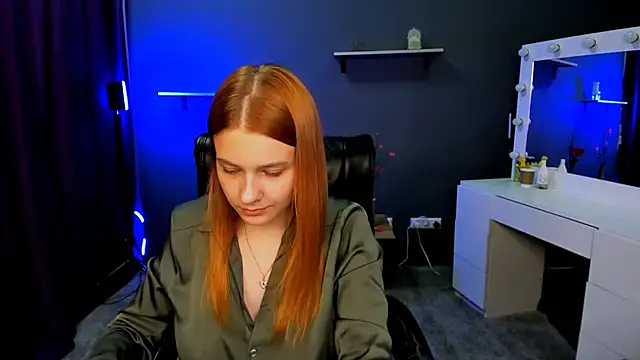 Snapshot of doll_vey chatting on 03-06-25, 01:14 doll vey online show from 03-06-25, 01:14