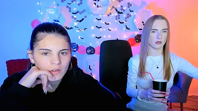 Snapshot of doll_vey chatting on 10-27-25, 08:13 doll vey online show from 10-27-25, 08:13