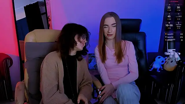 doll vey online show from 11-14-25, 01:04