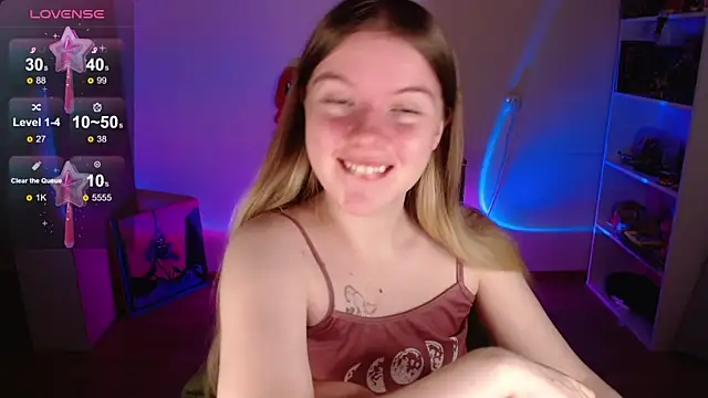 Strawberry juli online show from 10-03-25, 06:32