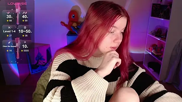 Strawberry juli online show from 10-19-25, 05:41