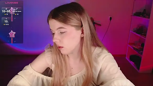 Strawberry juli online show from 04-07-26, 04:07