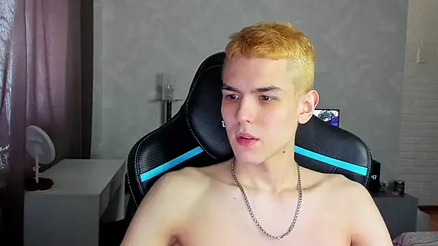 TravisRevas online show from 03-08-25, 07:49