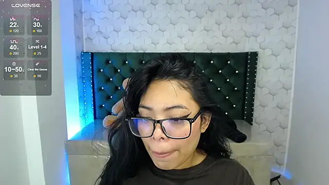 Snapshot of Sarah_evansm chatting on 09-11-25, 02:11 Sarah evansm online show from 09-11-25, 02:11