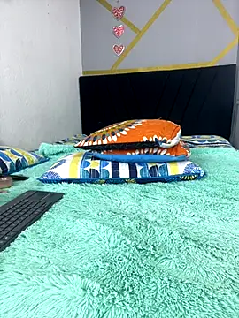 Snapshot of angellicaa_ chatting on 10-22-25, 01:22 angellicaa online show from 10-22-25, 01:22