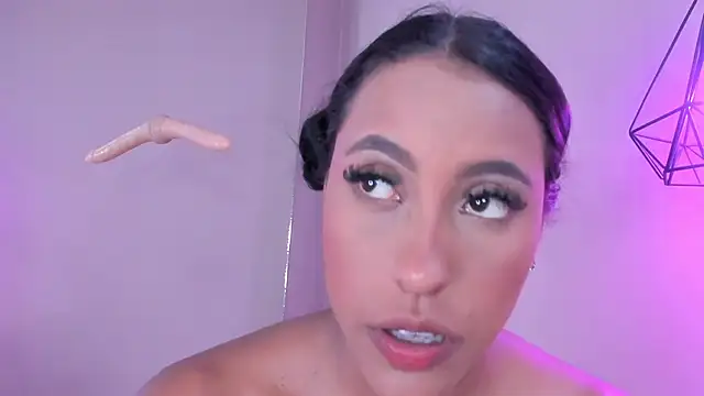 Snapshot of alahia_betancurx chatting on 03-07-25, 05:49 alahia betancurx online show from 03-07-25, 05:49