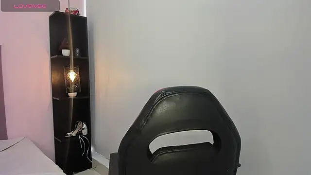 Bonniie 22 online show from 03-18-25, 07:53