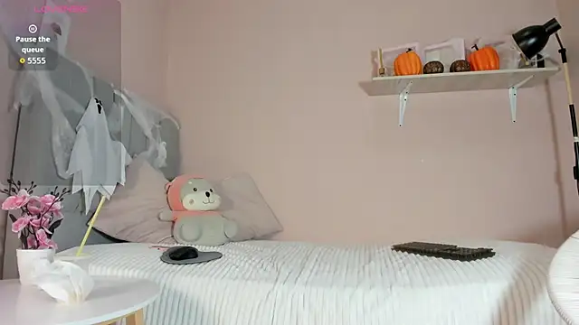 mary cute9 online show from 10-28-25, 12:30