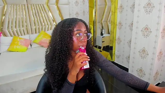 Qeen blackk online show from 03-21-25, 06:51