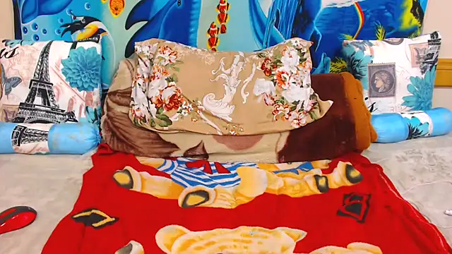 Snapshot of ChocolateClit chatting on 11-03-25, 08:43 ChocolateClit online show from 11-03-25, 08:43