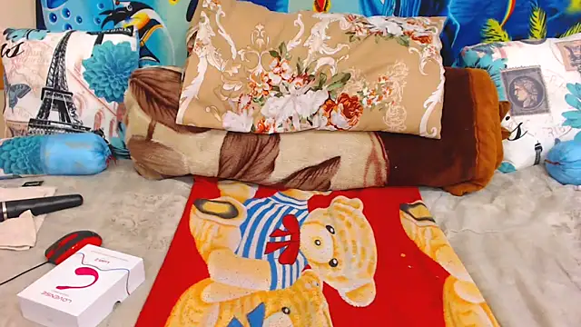 Snapshot of ChocolateClit chatting on 11-11-25, 04:40 ChocolateClit online show from 11-11-25, 04:40