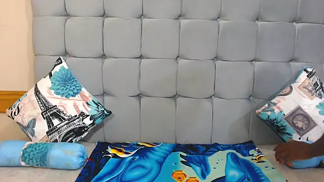 Snapshot of ChocolateClit chatting on 11-13-25, 04:28 ChocolateClit online show from 11-13-25, 04:28