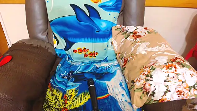 Snapshot of ChocolateClit chatting on 11-28-25, 03:14 ChocolateClit online show from 11-28-25, 03:14