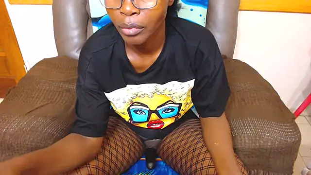 Snapshot of ChocolateClit chatting on 11-29-25, 03:20 ChocolateClit online show from 11-29-25, 03:20