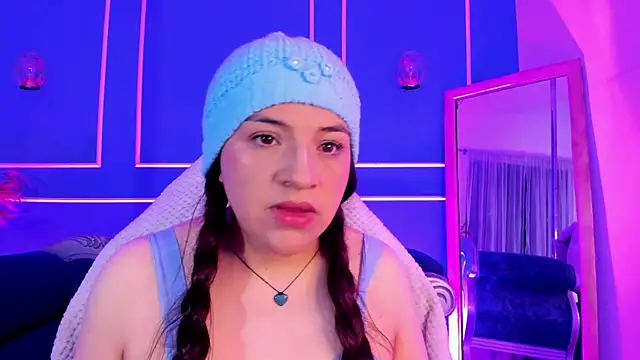 TaraTaylorr online show from 12-17-25, 03:12