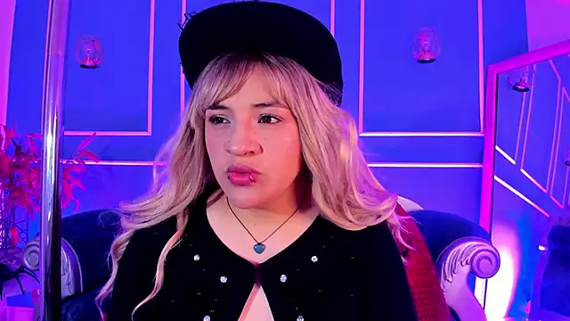 Snapshot of TaraTaylorr chatting on 01-07-26, 02:58 TaraTaylorr online show from 01-07-26, 02:58