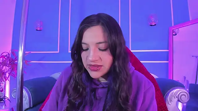 Snapshot of TaraTaylorr chatting on 01-18-26, 02:37 TaraTaylorr online show from 01-18-26, 02:37