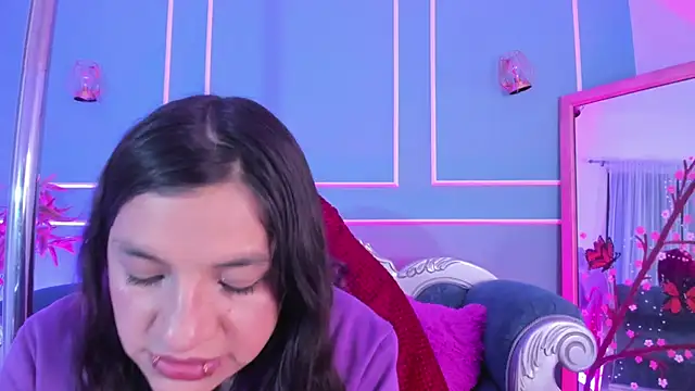 Snapshot of TaraTaylorr chatting on 02-13-26, 04:19 TaraTaylorr online show from 02-13-26, 04:19