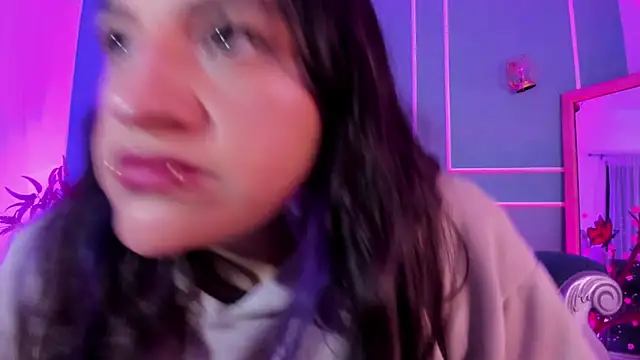 Snapshot of TaraTaylorr chatting on 02-16-26, 03:35 TaraTaylorr online show from 02-16-26, 03:35