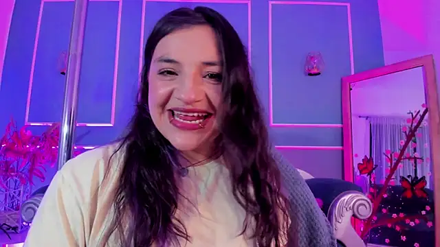 Snapshot of TaraTaylorr chatting on 02-20-26, 03:25 TaraTaylorr online show from 02-20-26, 03:25