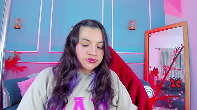 Snapshot of TaraTaylorr chatting on 02-28-26, 09:16 TaraTaylorr online show from 02-28-26, 09:16