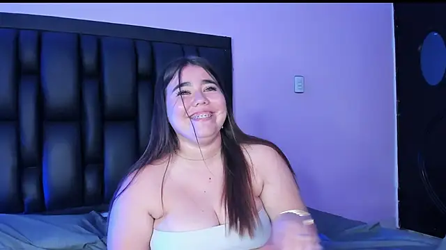 Snapshot of MadissonLee__ chatting on 03-08-25, 10:24 MadissonLee online show from 03-08-25, 10:24